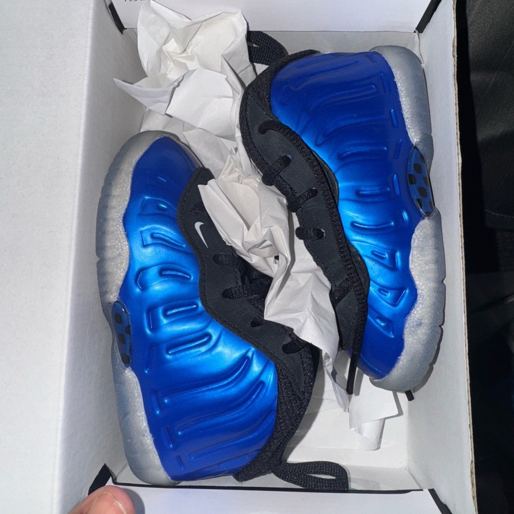 Nike Kids Sneakers in Blue and Black